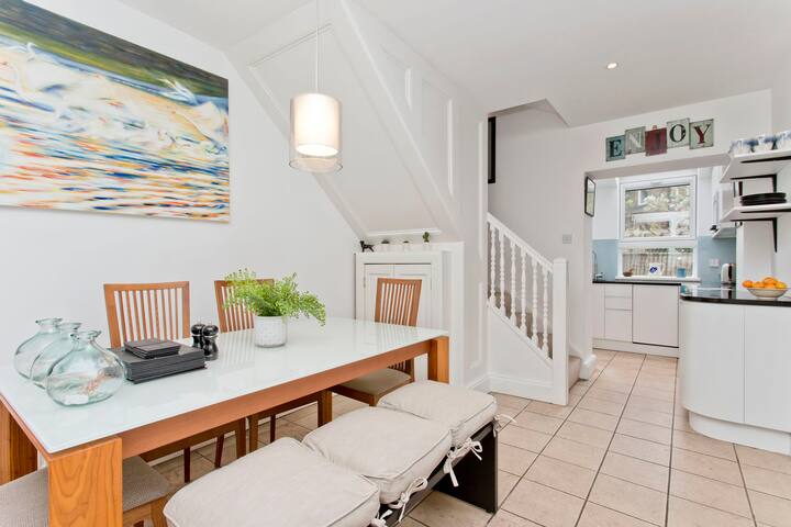 Stylish Murrayfield sanctuary gallery image 4