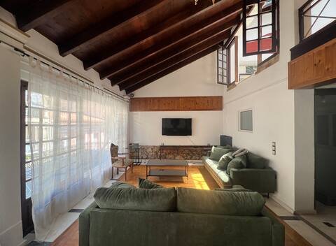 Popular Airbnb listing: World is Fun; Home is Its Heart @Kefihome w/2Bath in ιουλιανου φιλαδελφειασ