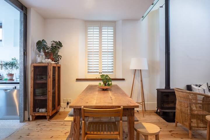 A Gorgeous Seaside Retreat in Kalk Bay, Cape Town. gallery image 5