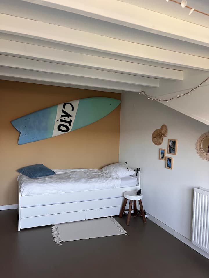 Spálňa 3 s jednolôžkom. Prípadne sa dá rozťahovať s vysúvacou posteľou. 