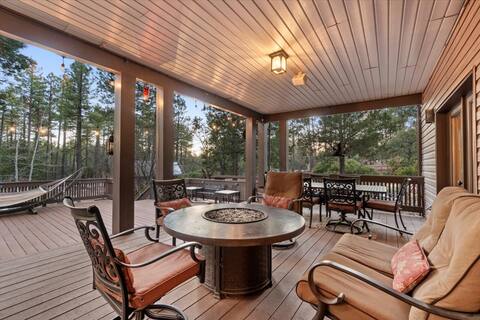Ponderosa Pines Mountain Retreat