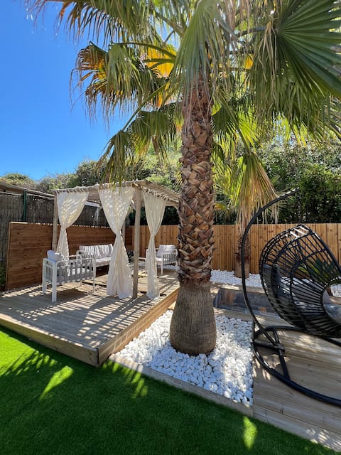 Villa with pool, sleeps 6