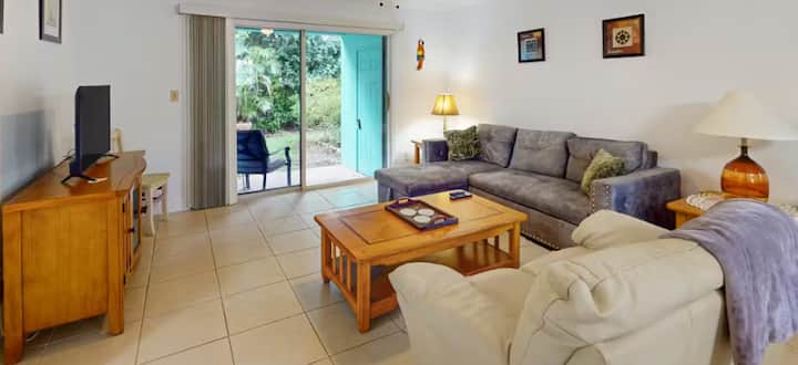 Pompano Condo - Walk To Beach - Pompano Beach, FL