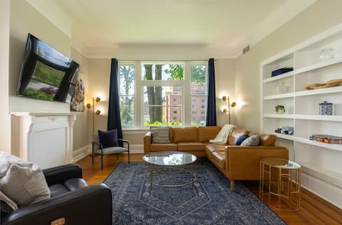 Popular Airbnb listing: Victorian Estate for 30+ Guests, 5 Min to Downtown in East Walnut Hills