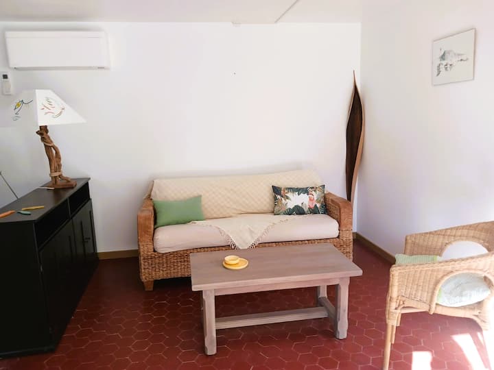 Studio Pour 2 Personnes  . - Cavalaire-sur-Mer