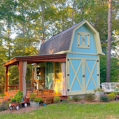 Storybook Tiny House w/ Outdoor Shower, Water View
