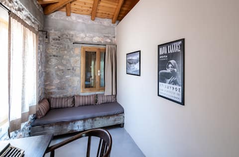 Top performing Airbnb: Boutique Stone Cottage w. large private Terraces in Δήμος Επιδαύρου
