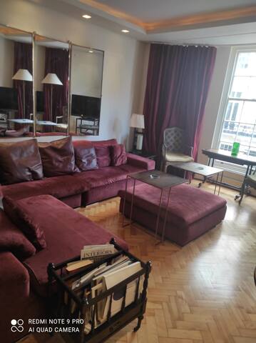 Luxurious Mayfair 3 Bedroom Apartment gallery image 3