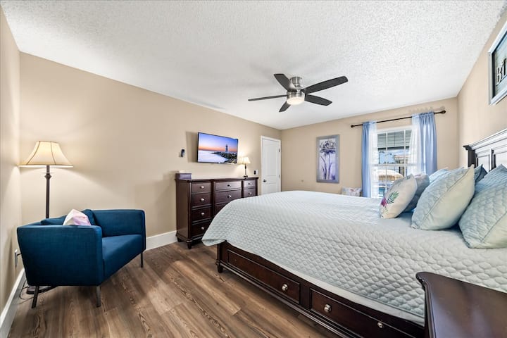 Master Bedroom with ensuite bathroom