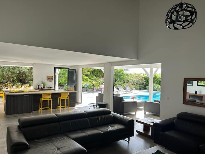 Magnifique Villa Avec Piscine - Guadeloupe