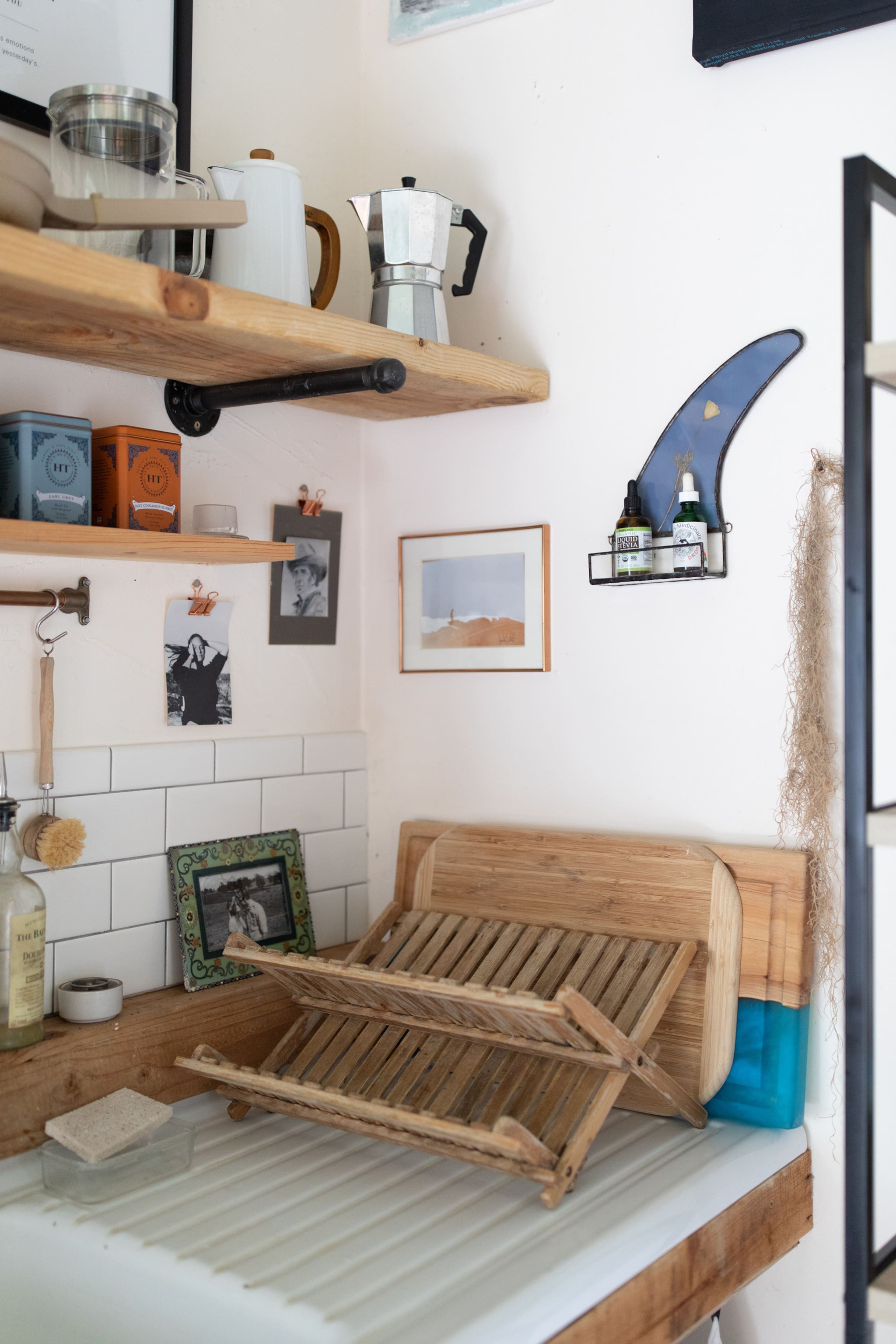 Quiet Kona Retreat • Light-filled, Curated Space - Image 4