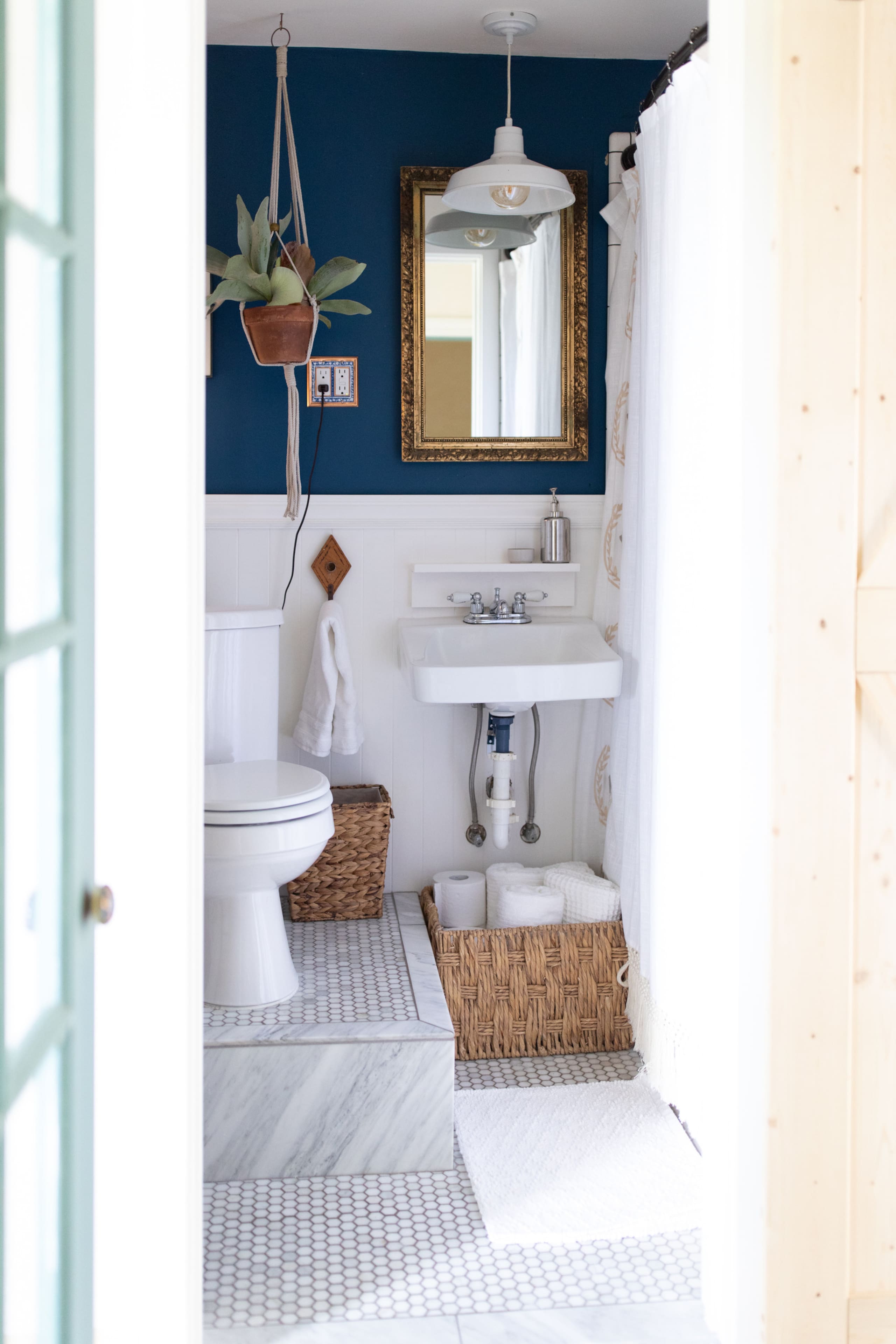 Quiet Kona Retreat • Light-filled, Curated Space - Image 19