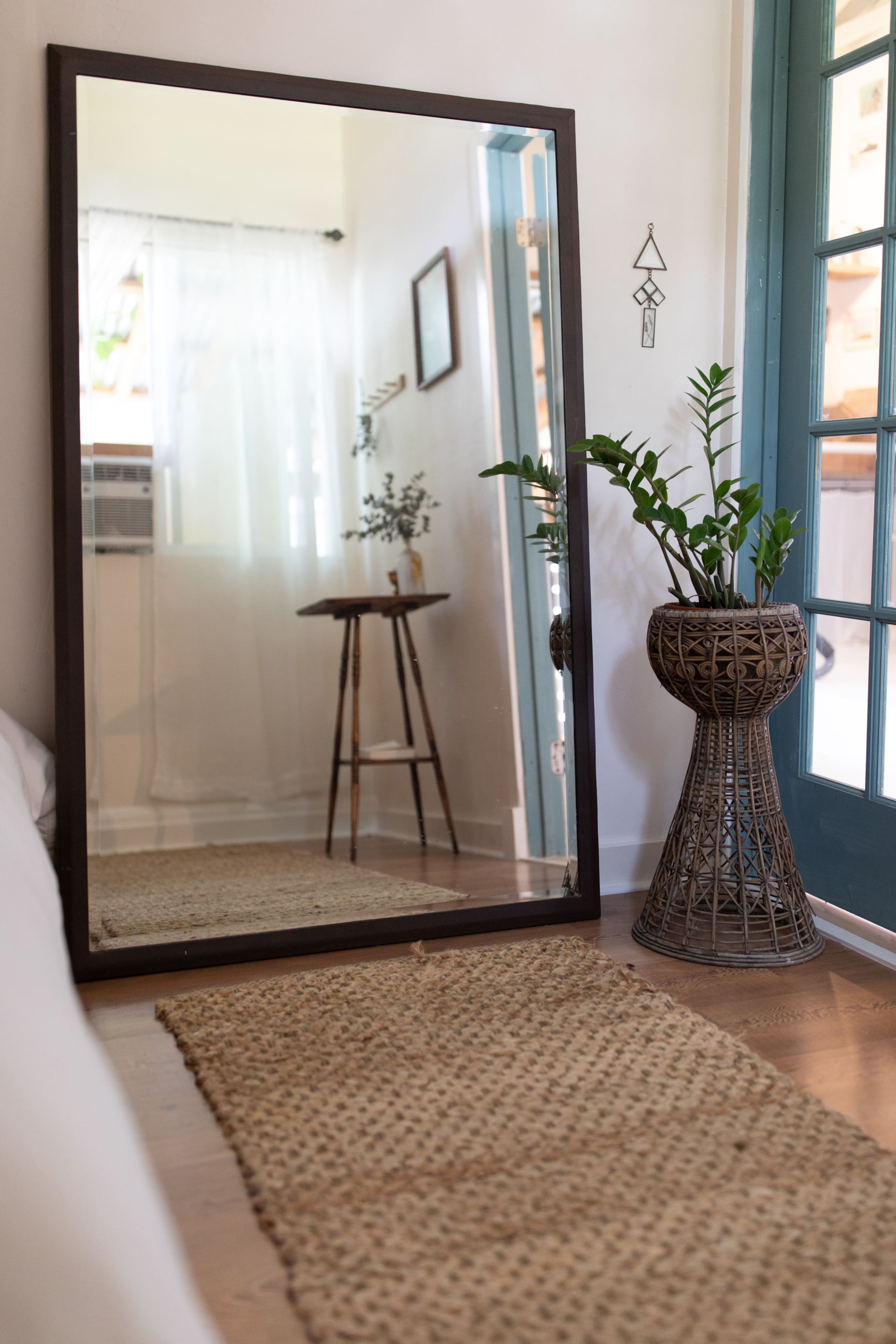 Quiet Kona Retreat • Light-filled, Curated Space - Image 17