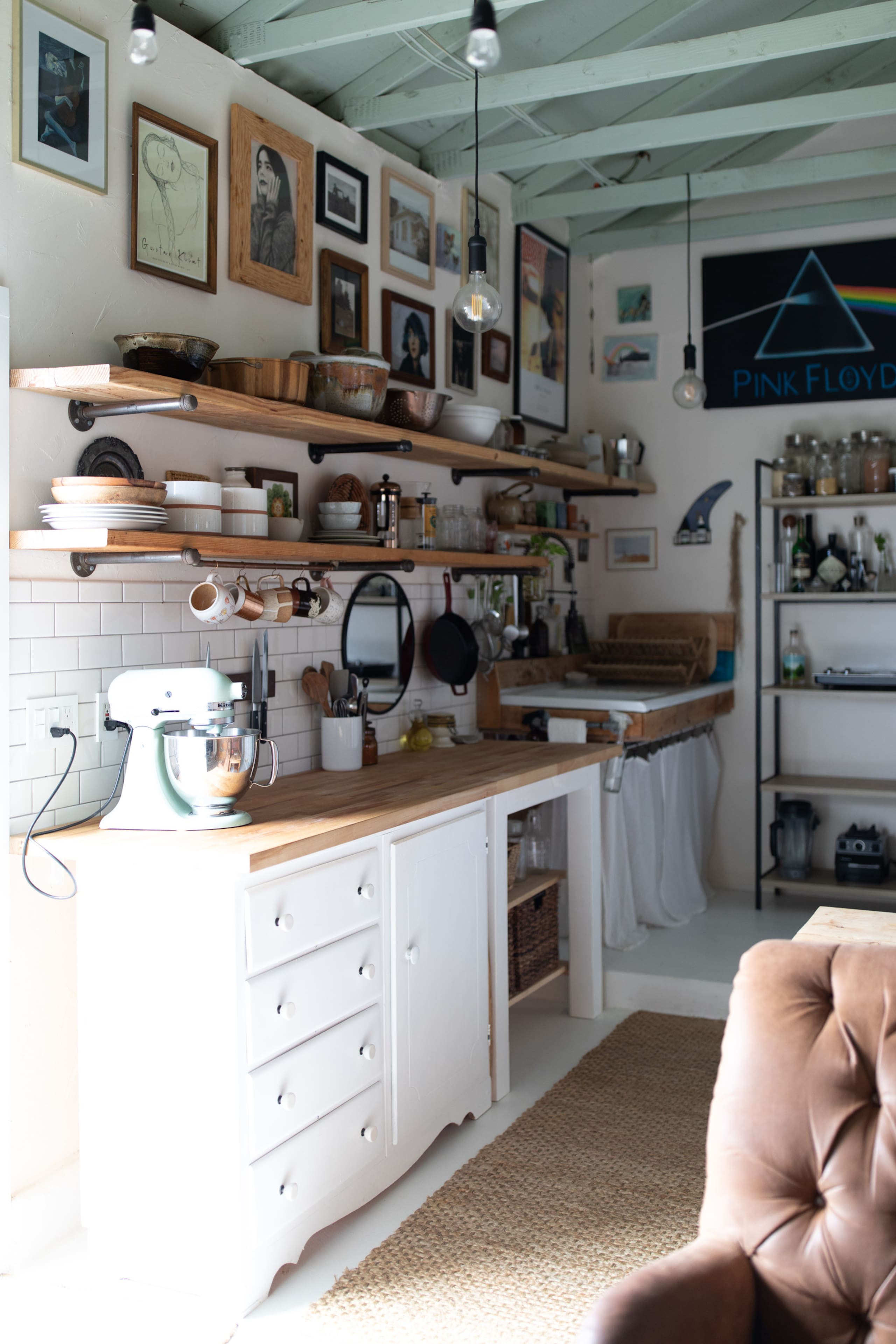 Quiet Kona Retreat • Light-filled, Curated Space - Image 3