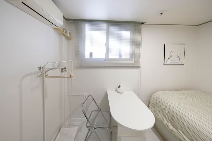 Ourlog Seoul managed Airbnb listing 1