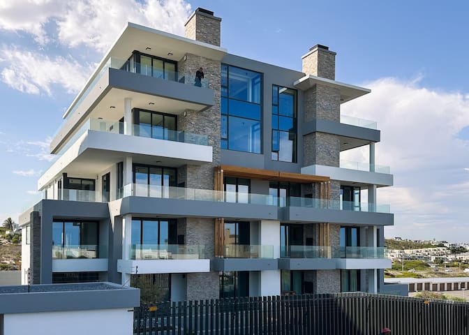 Table Mountain Views New Aparment Bloubergstrand gallery image 3