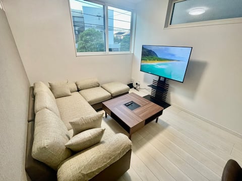 2024 Newly built house 70 ㎡.Shinjuku Station 2 stops · Nearest station 6 minutes · Up to 7 people Accommodation possible (3 bedrooms)