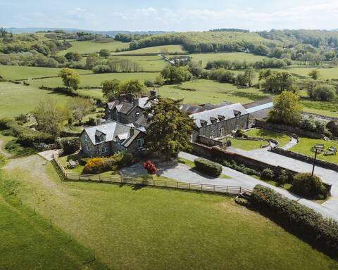 Weddings & Retreat Venue | Sleeps 22 | Snowdonia