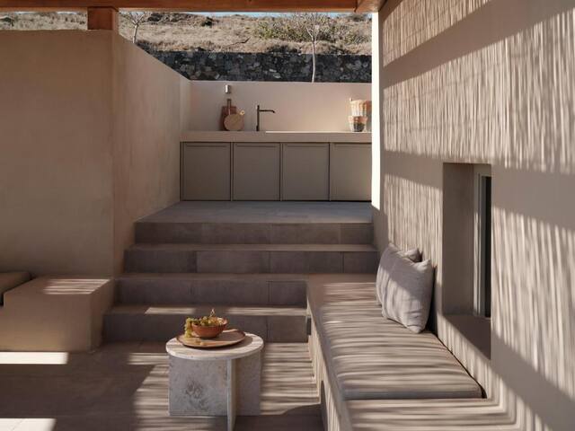 BH943 – C – Villa Santorini gallery image 4