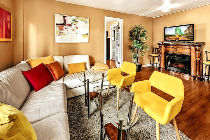 Upgraded Condo Downtown/Convention Center gallery image 3