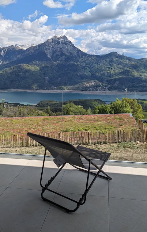 The balcony of Les Doutres on the lake side