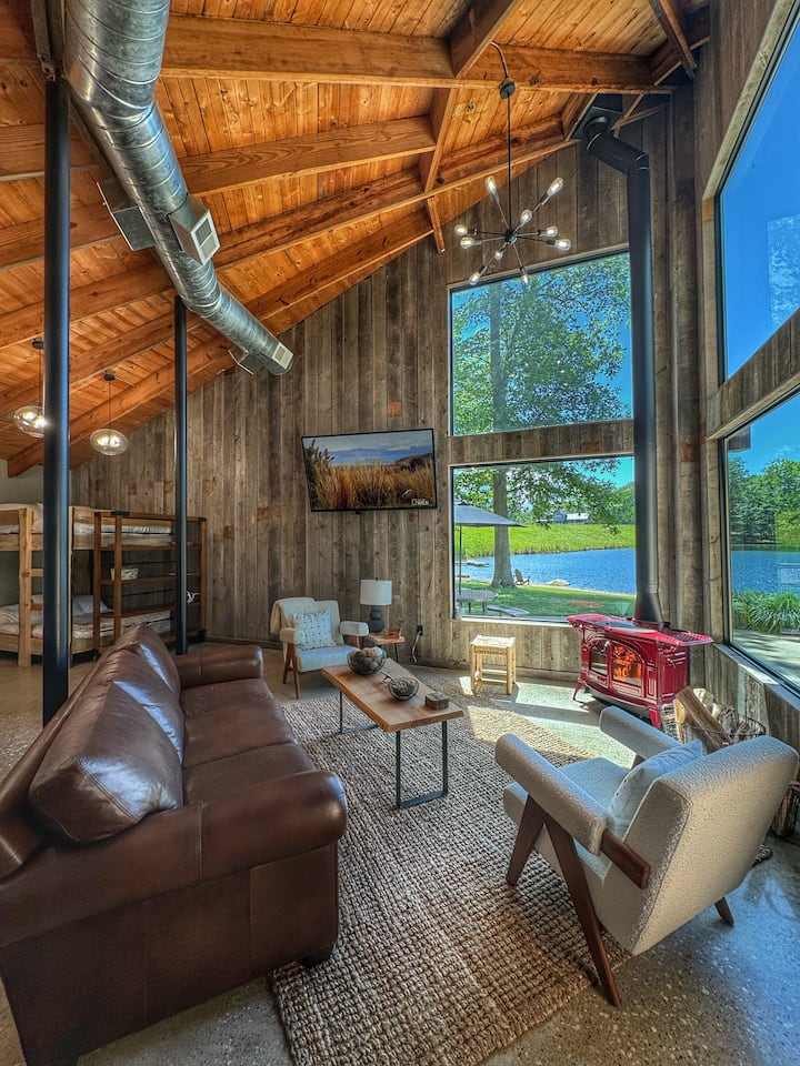 Lakeside Chalet | Private Lake | Hot Tub | Views