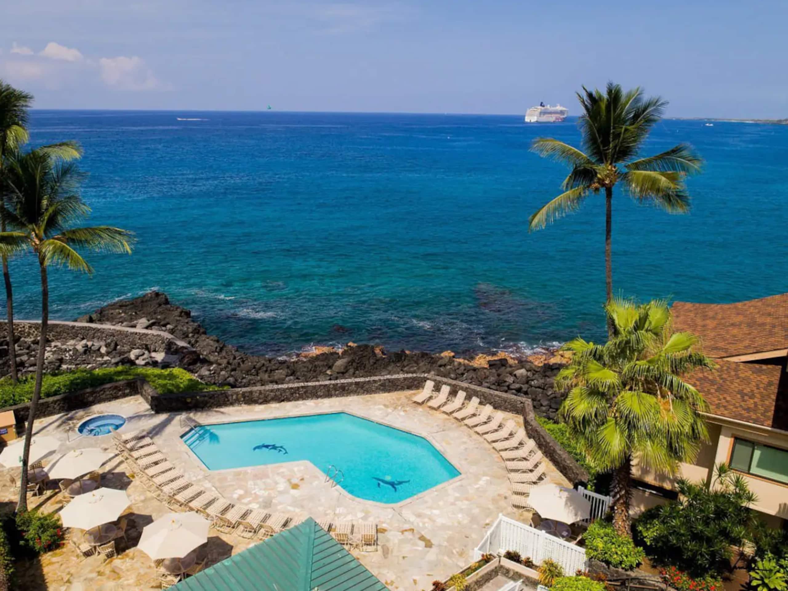 180° Ocean View with AC, see Wildlife from Lanai - Image 42
