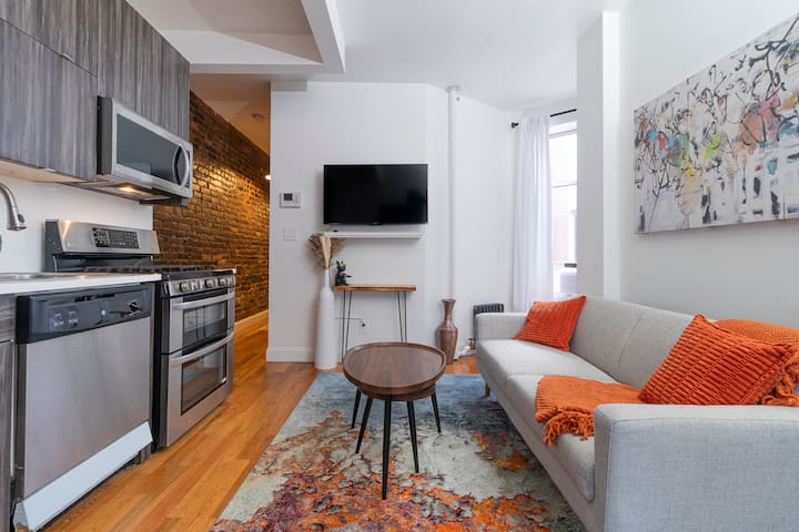 Heart of East VillGem 3BR1BA W/D