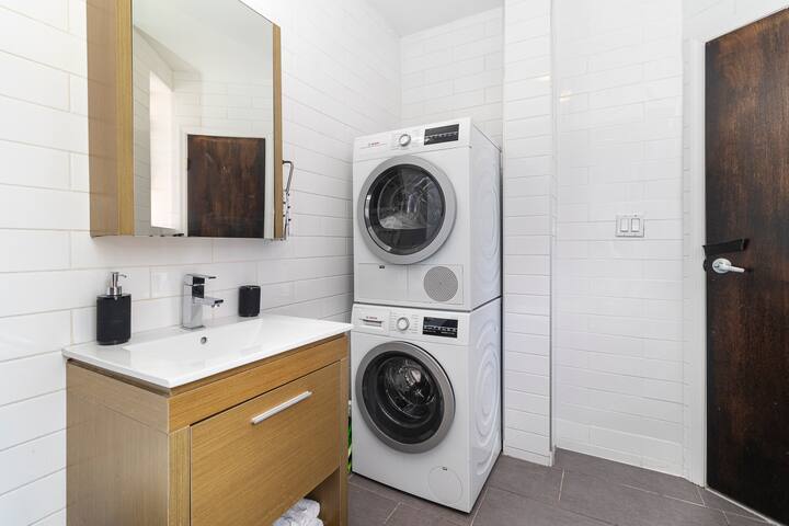 Heart of East VillGem 3BR1BA W/D gallery image 3