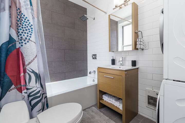 Heart of East VillGem 3BR1BA W/D gallery image 2