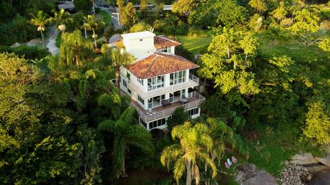 Charm, waterfront, privacy and exclusivity.