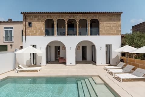 Fascinating house in Petra