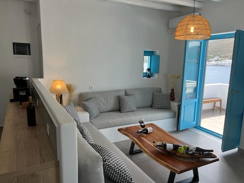 "Monopetra" Stunning seafront apartment