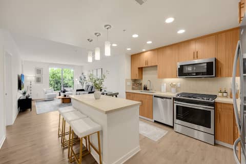 BRAND NEW l Modern l Peaceful 1 Bedroom Escape