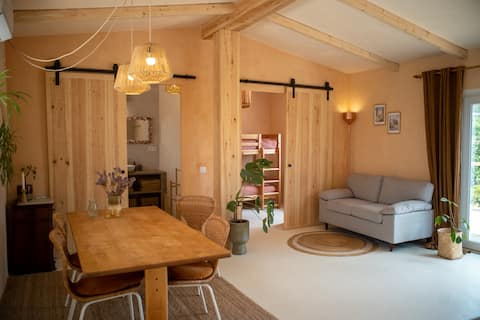 Airbnb em destaque: Land of Harmony: Casa Rosalien em Mexilhoeira Grande
