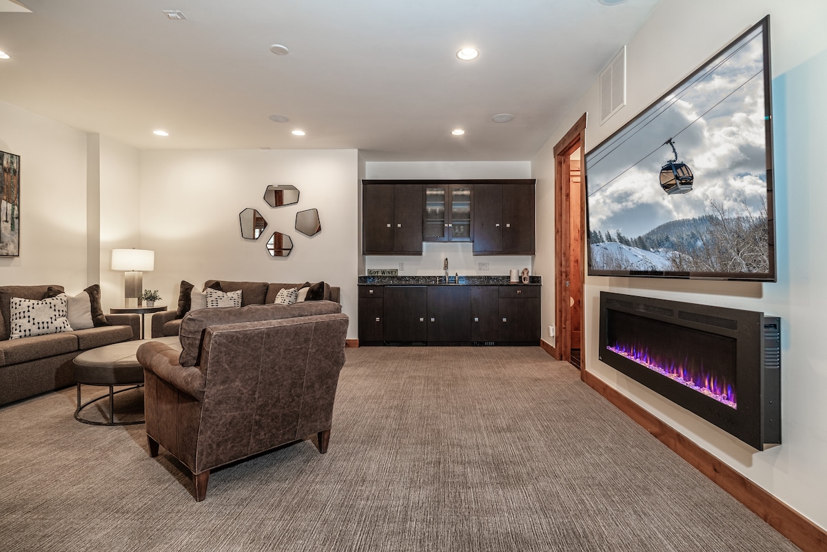 Top performing Airbnb: Vail Beaver Creek Home Unbelievable Mountain Views in Avon