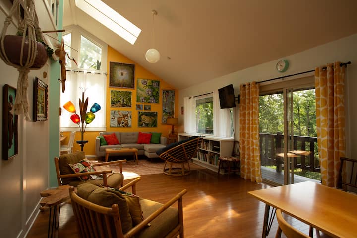 Art Studio At Turtle Hill,
5-acre Oasis Near City - Cincinnati, OH