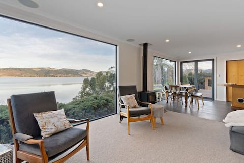 Top Airbnb: Kingfisher Retreat in Dunedin City