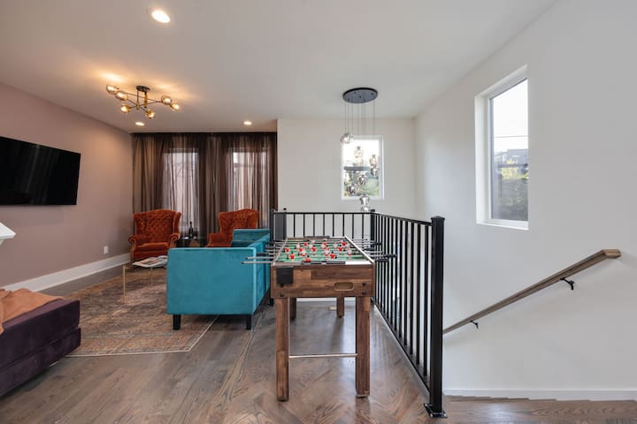 Heated Rooftop Pool, Games,Elevator,Sleeps11 gallery image 3