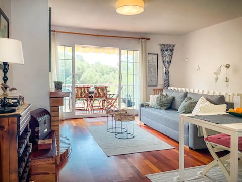 Popular Airbnb listing: Beach and Mountain View with Air Conditioning in Tarragona