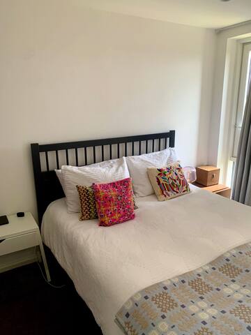 Old St 3 Bed City Apartment (N1) gallery image 5