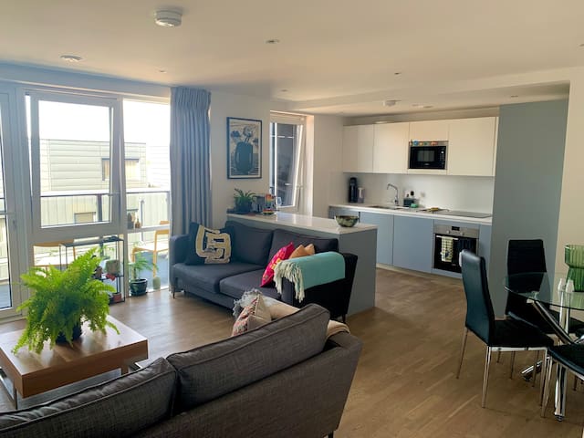 Old St 3 Bed City Apartment (N1)