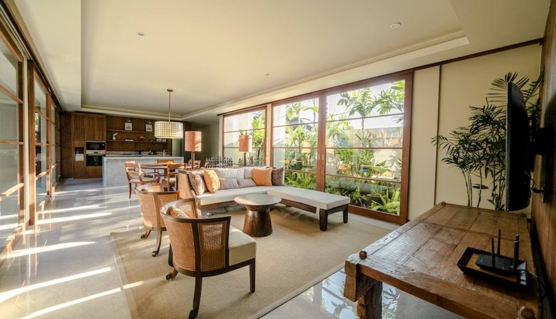 Lavish Berawa Hideaway 5 Bedroom Private Villa in Canggu 2