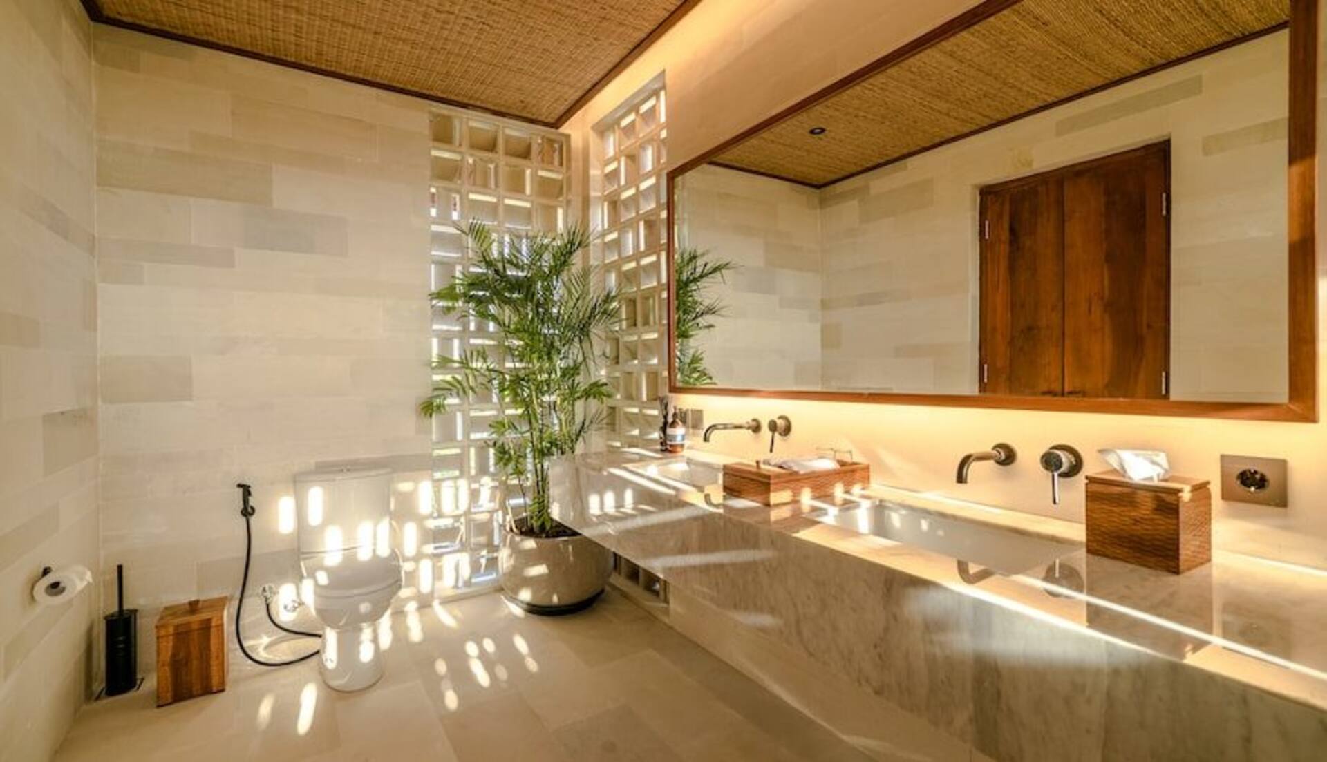 Lavish Berawa Hideaway 5 Bedroom Private Villa in Canggu 3