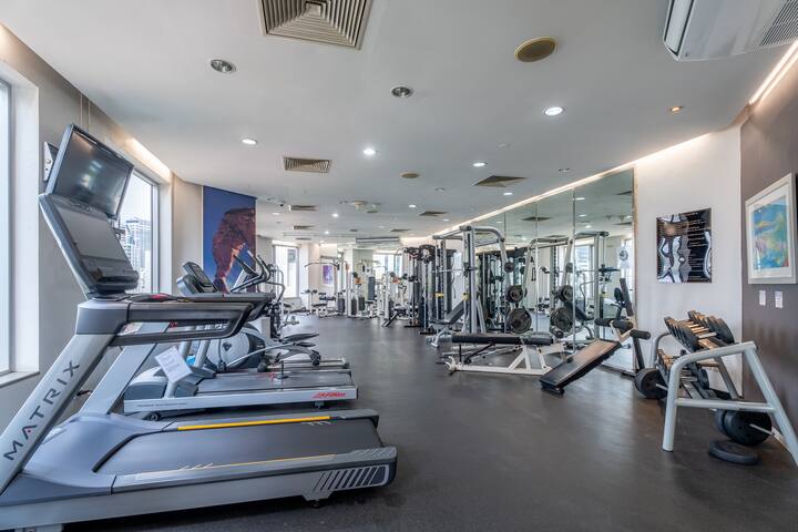 Luxury Condo, 30th fl, 201 Sq.M., 3 Beds, 3.5 Bath gallery image 5