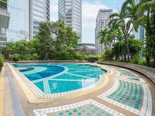 Luxury Condo, 30th fl, 201 Sq.M., 3 Beds, 3.5 Bath gallery image 3