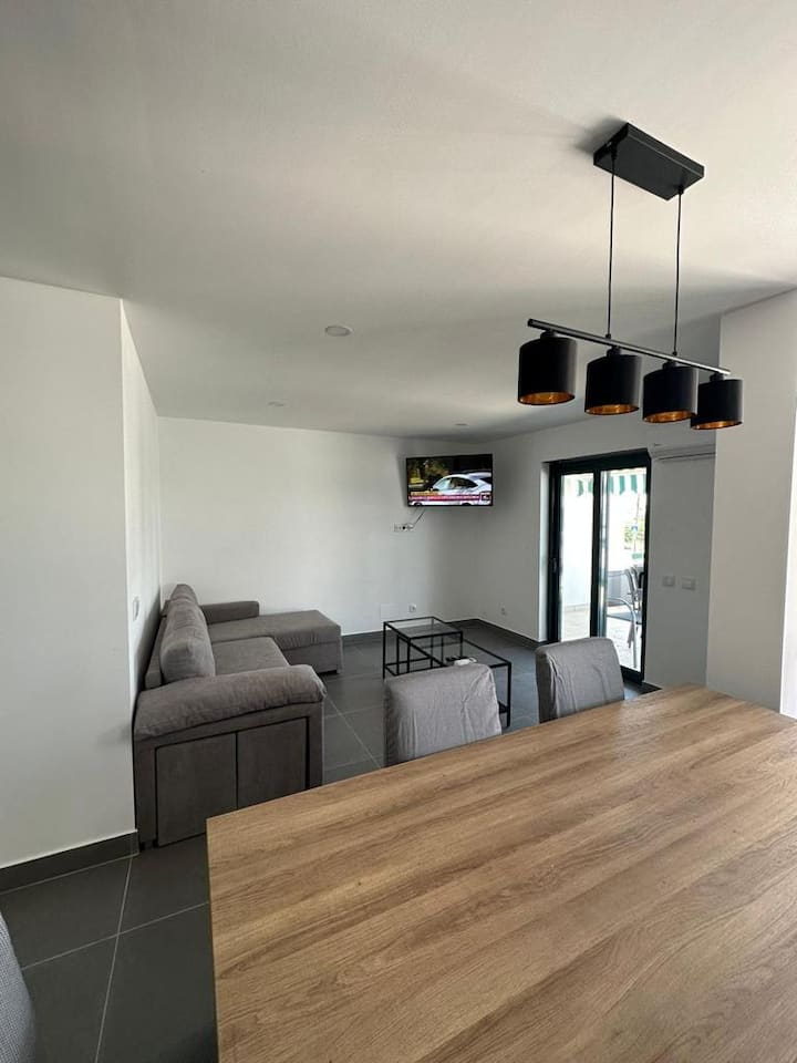 Terrace! 2 Bedroom Beachside - Altura