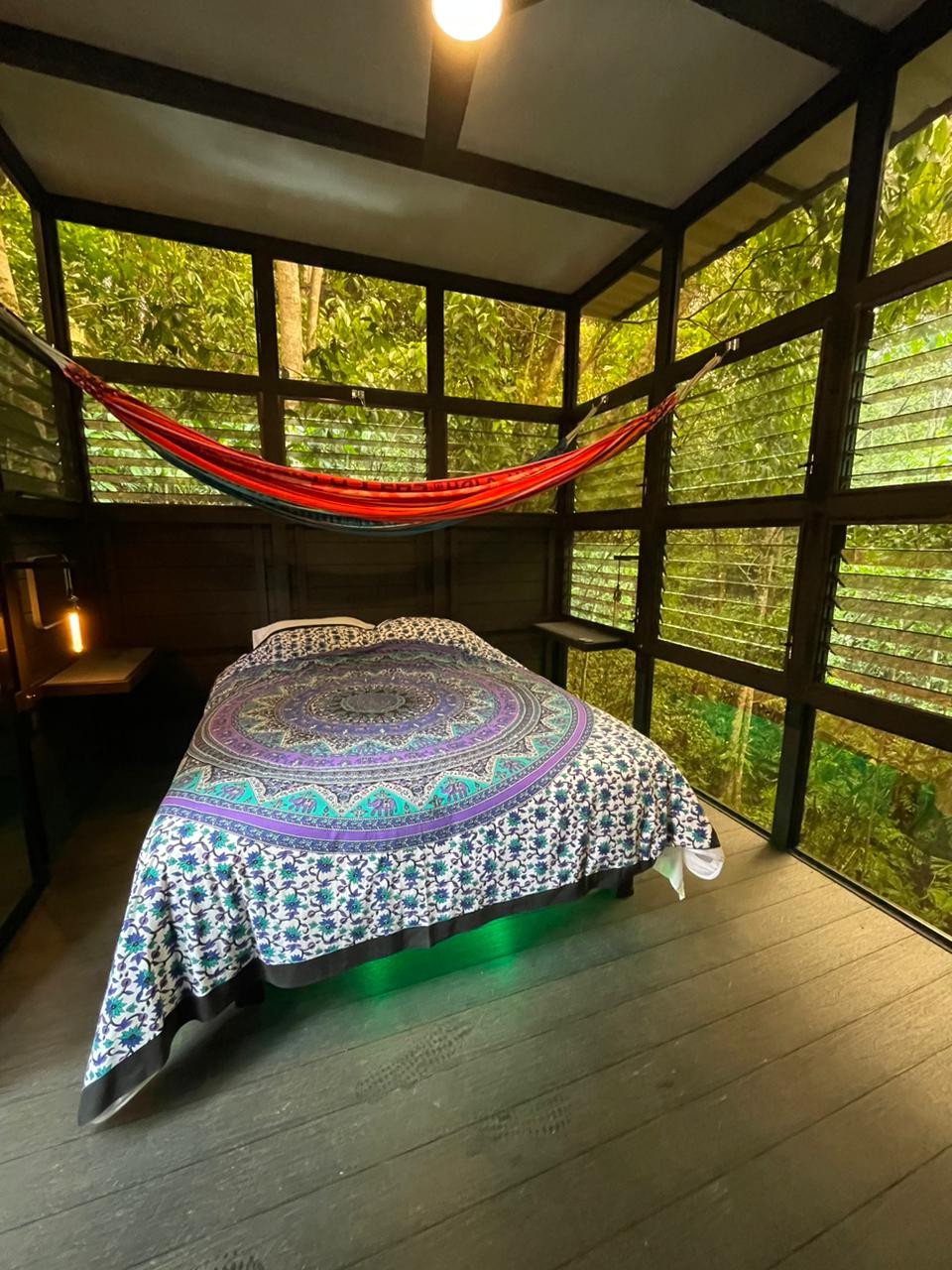 Cama tamaño queen y hamaca