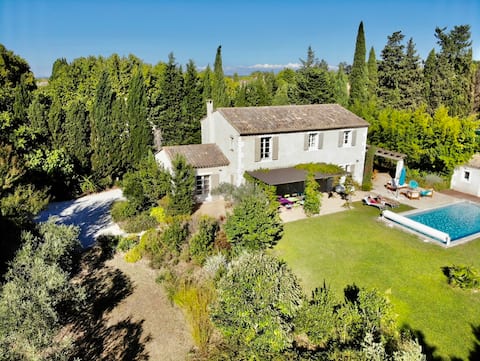 Very nice quiet farmhouse, 4 kms from Saint Remy