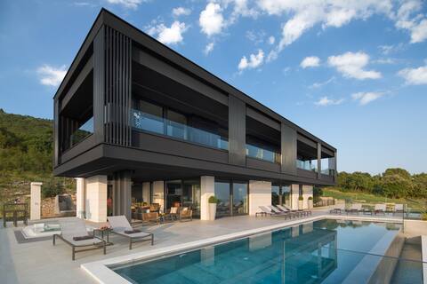 Panoramic Villa
